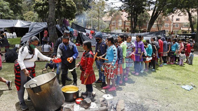 Indigenas Asentados En Parque De Bogota Reclaman Un Lugar Digno Para Vivir Humana Radio